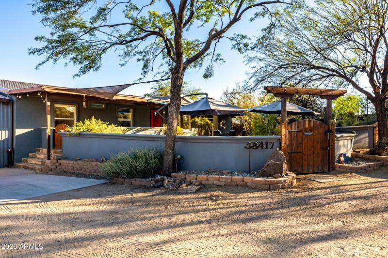 01 16th Front of Home