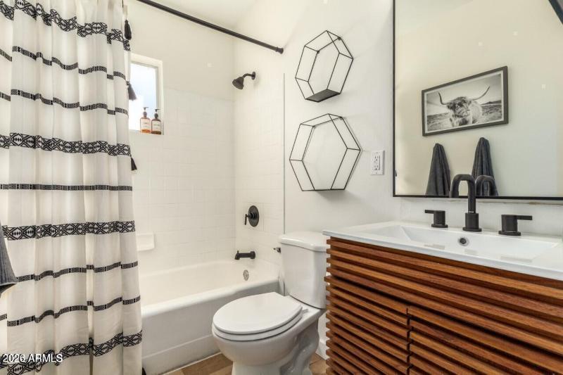 Unit 1 Bathroom 1