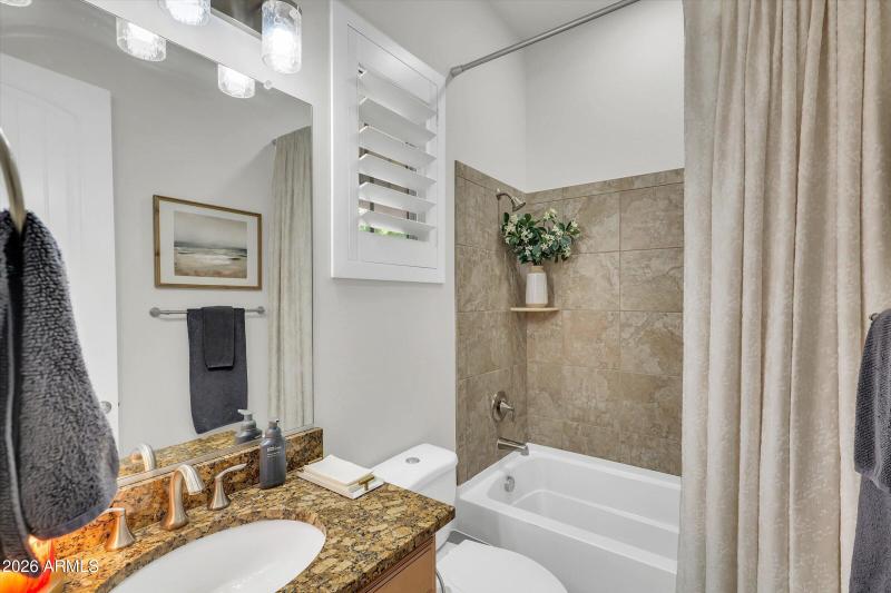 10-4682 N 206th Dr-10