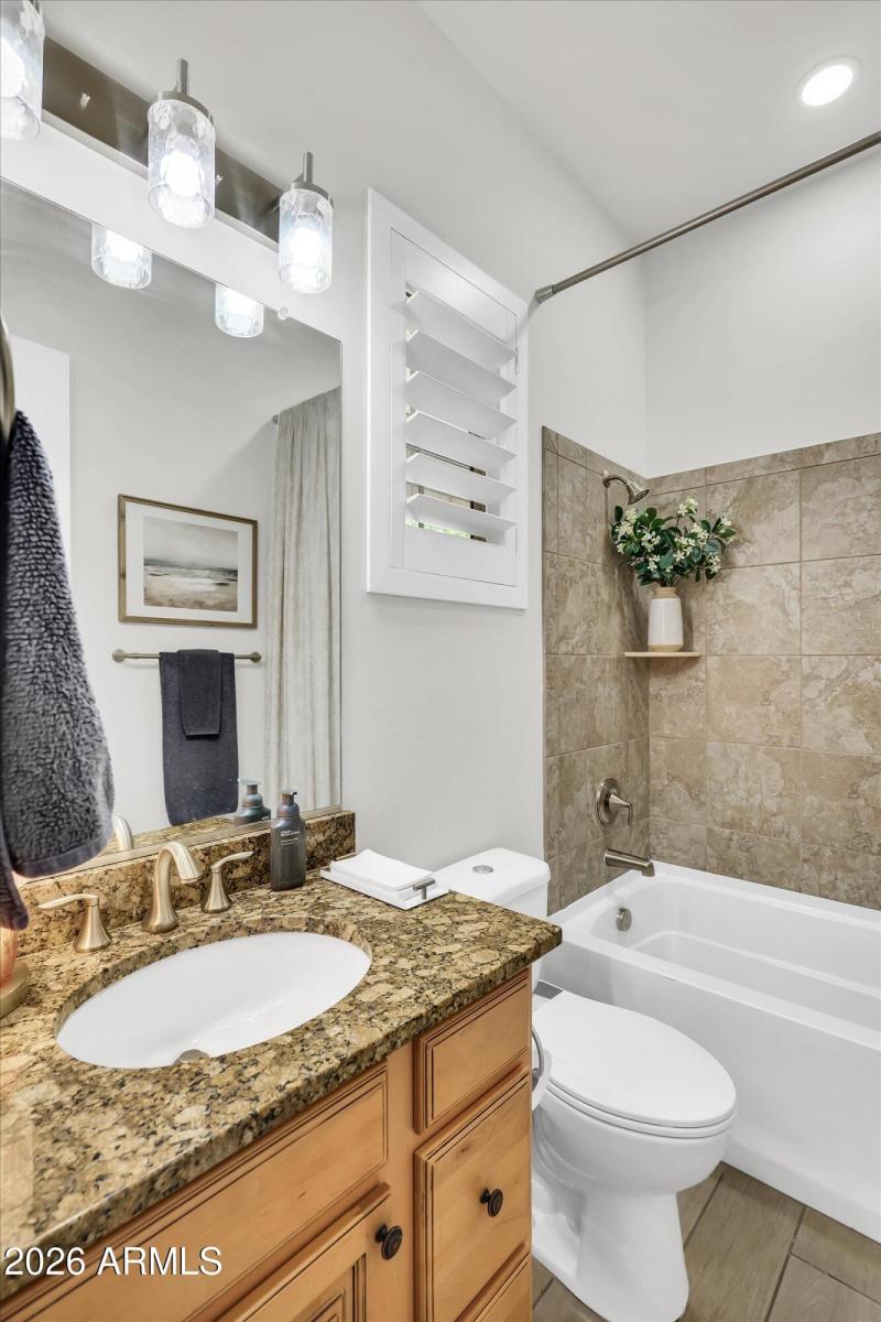 11-4682 N 206th Dr-11