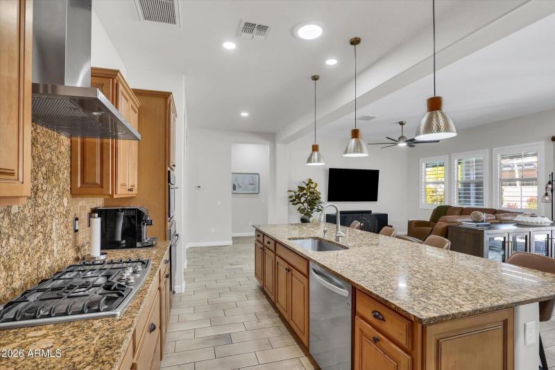 28-4682 N 206th Dr-28