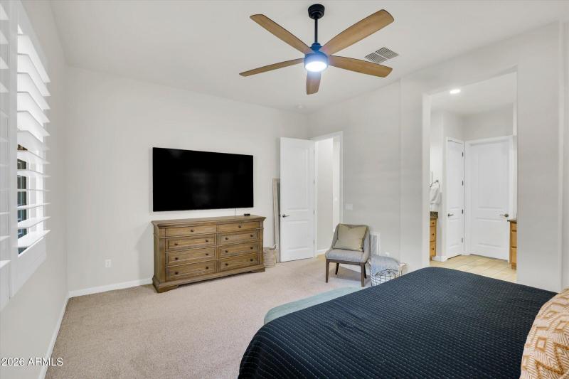 33-4682 N 206th Dr-33