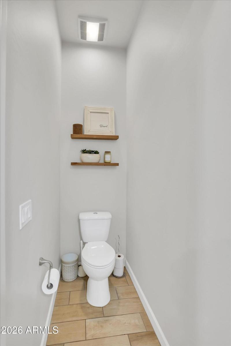 40-4682 N 206th Dr-40