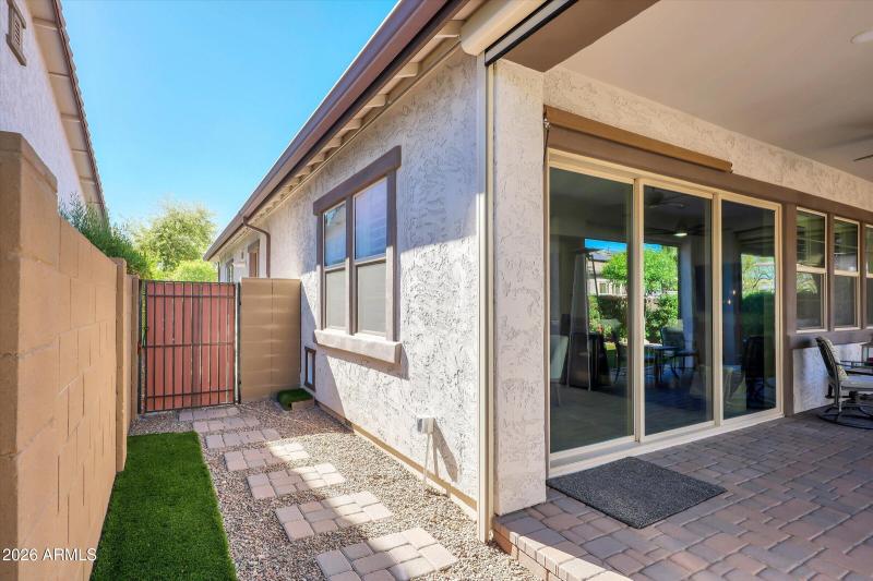 52-4682 N 206th Dr-52