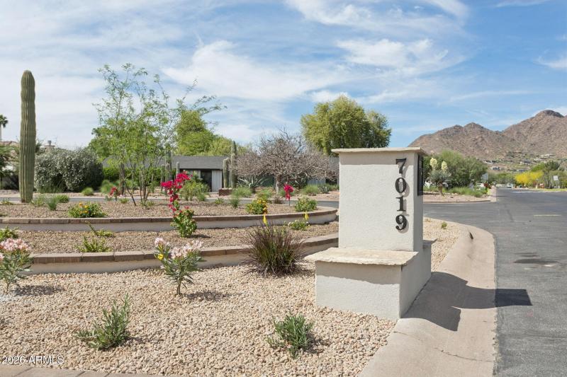 3-web-or-mls-7019-e-vista-dr