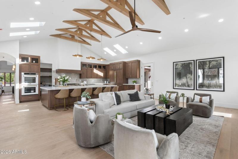 19-web-or-mls-7019-e-vista-dr