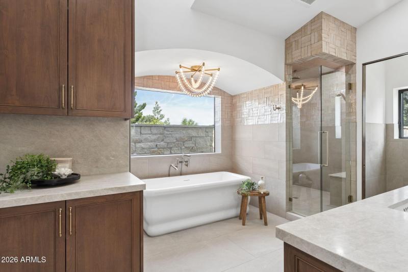 24-web-or-mls-7019-e-vista-dr