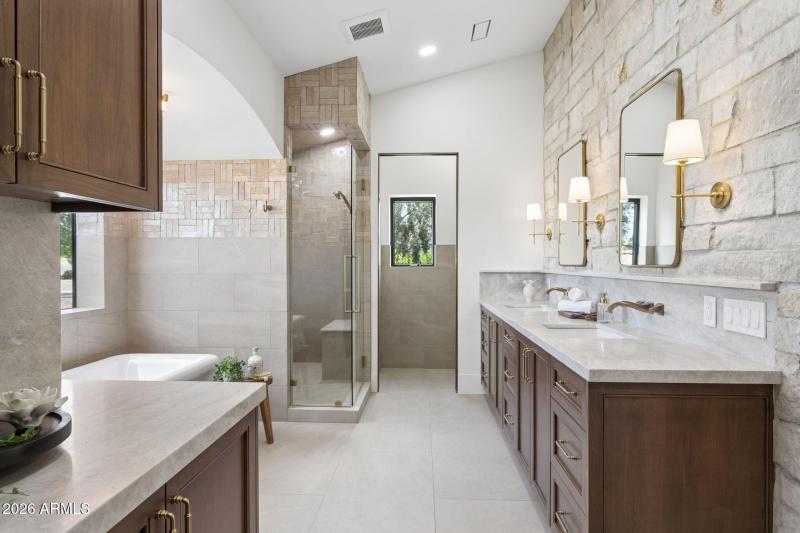 25-web-or-mls-7019-e-vista-dr