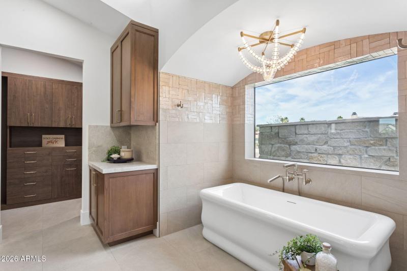 26-web-or-mls-7019-e-vista-dr