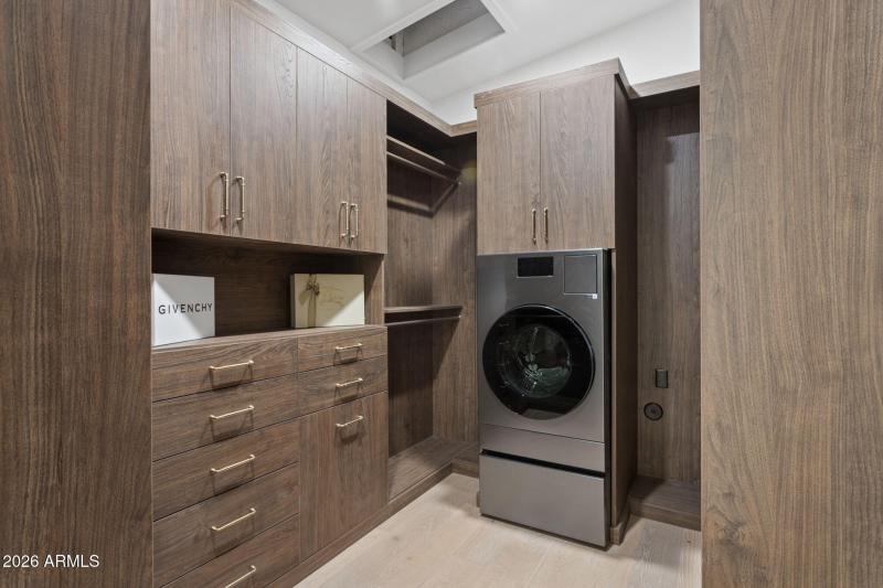 31-web-or-mls-7019-e-vista-dr