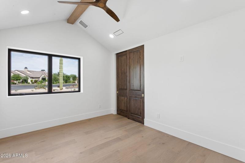 42-web-or-mls-7019-e-vista-dr