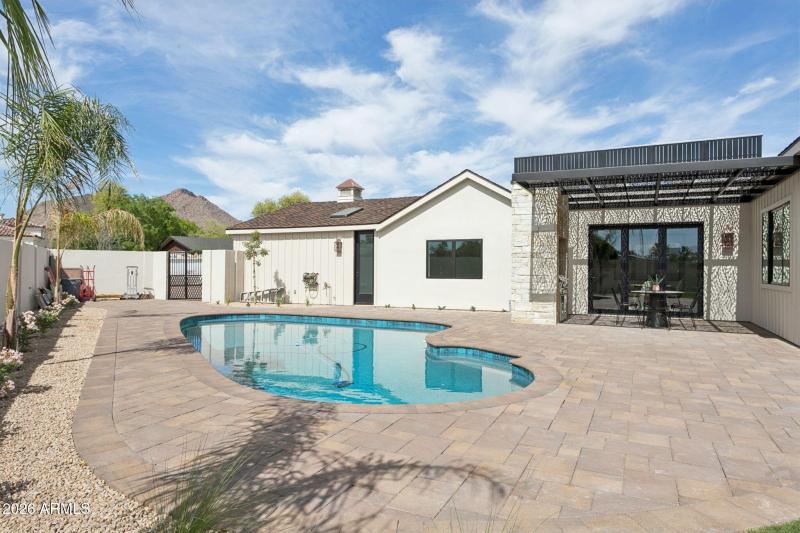 51-web-or-mls-7019-e-vista-dr