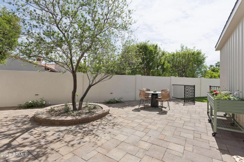 53-web-or-mls-7019-e-vista-dr