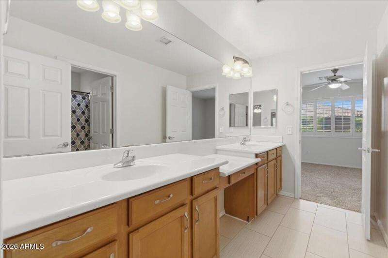 Bath 5 Jack and Jill Upstairs