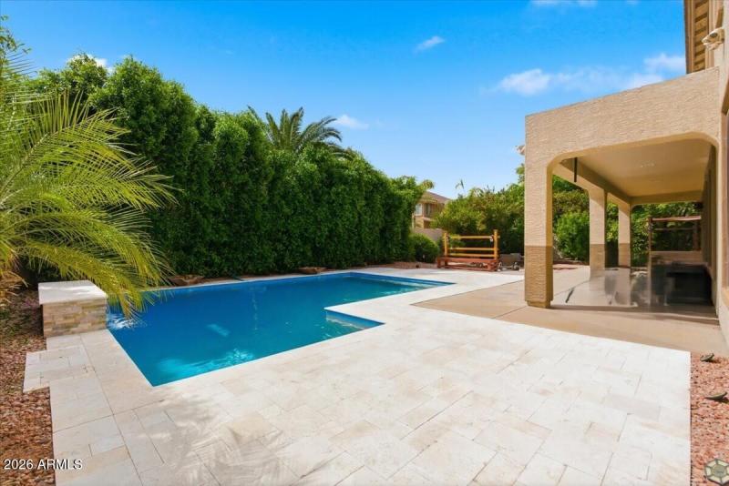 Pool to patio