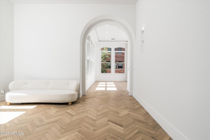 Primary suite sitting room