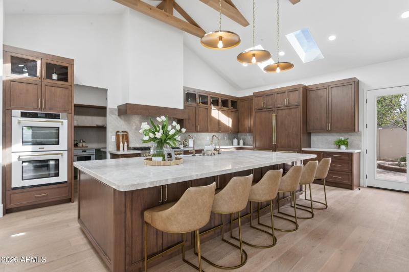 15-web-or-mls-7019-e-vista-dr