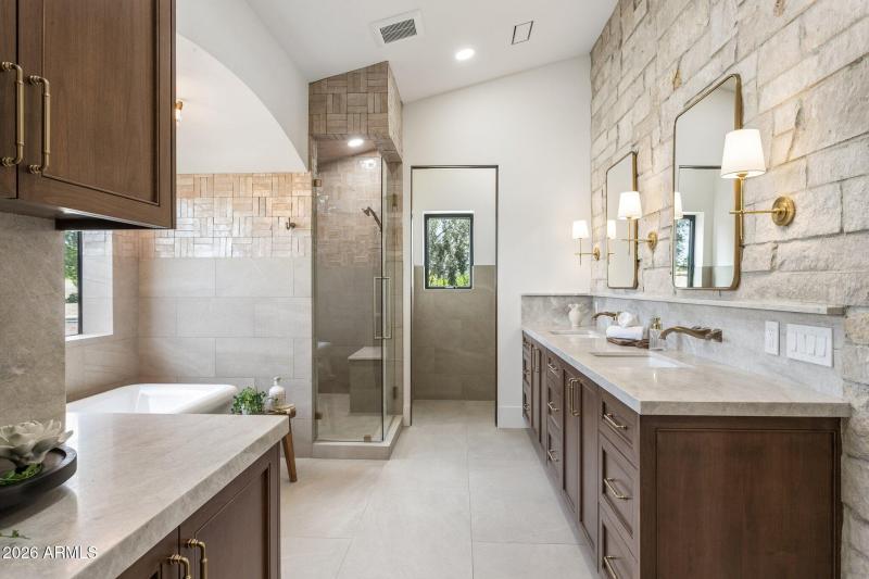 25-web-or-mls-7019-e-vista-dr