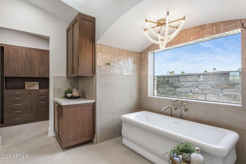 26-web-or-mls-7019-e-vista-dr