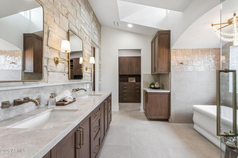 29-web-or-mls-7019-e-vista-dr