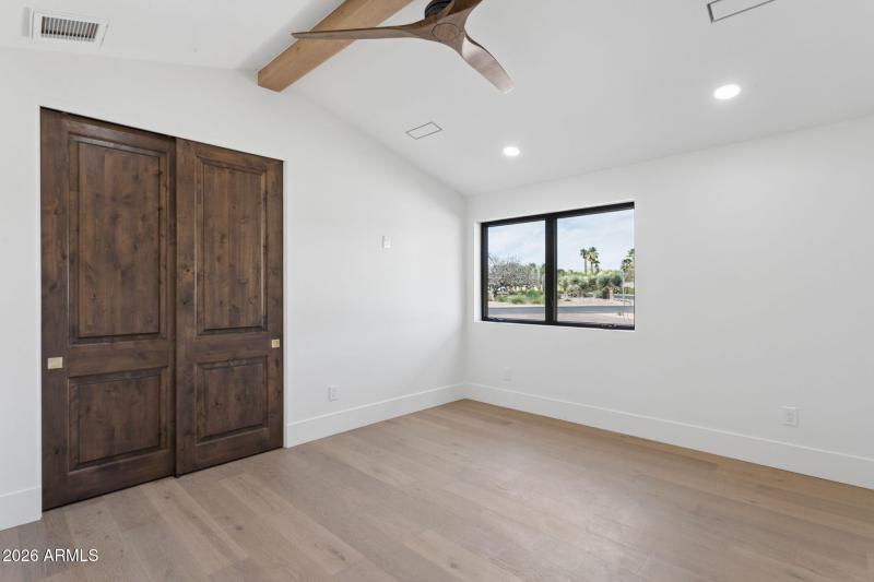 34-web-or-mls-7019-e-vista-dr