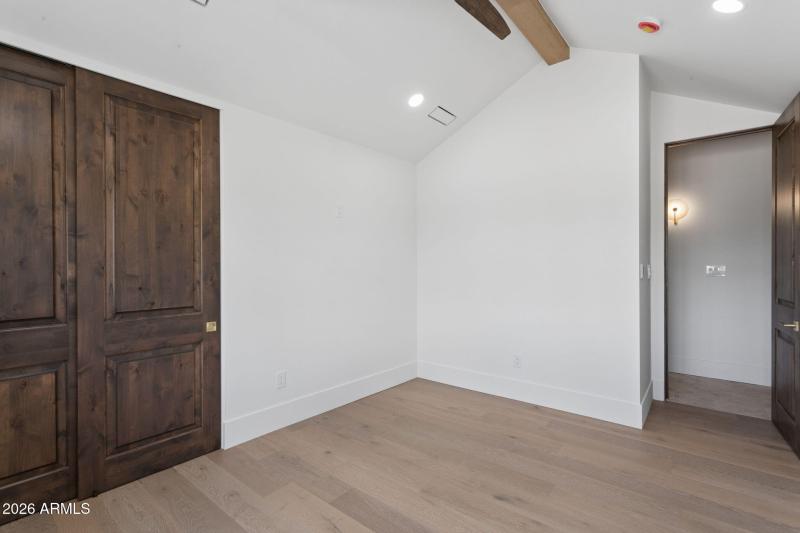 43-web-or-mls-7019-e-vista-dr