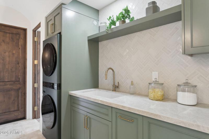 45-web-or-mls-7019-e-vista-dr