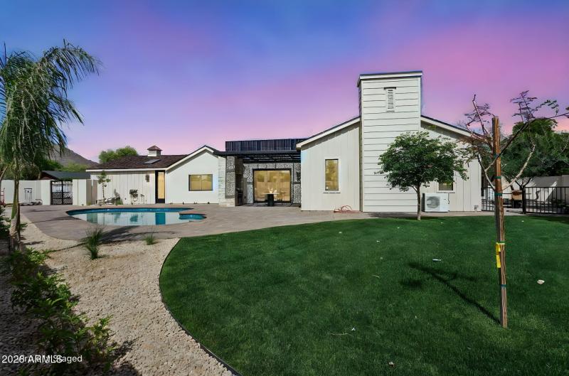 50-web-or-mls-7019-e-vista-dr