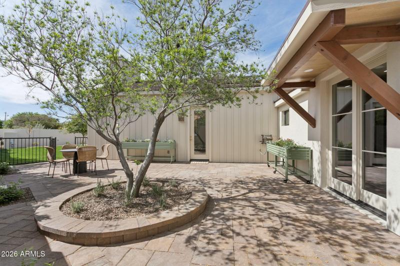 54-web-or-mls-7019-e-vista-dr