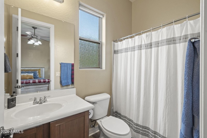 33-web-or-mls-CAP08697