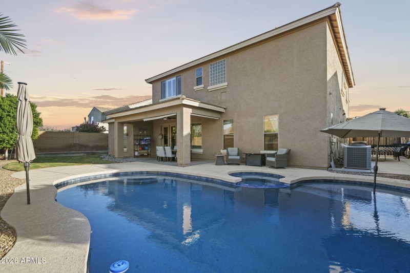 57-web-or-mls-CAP08826