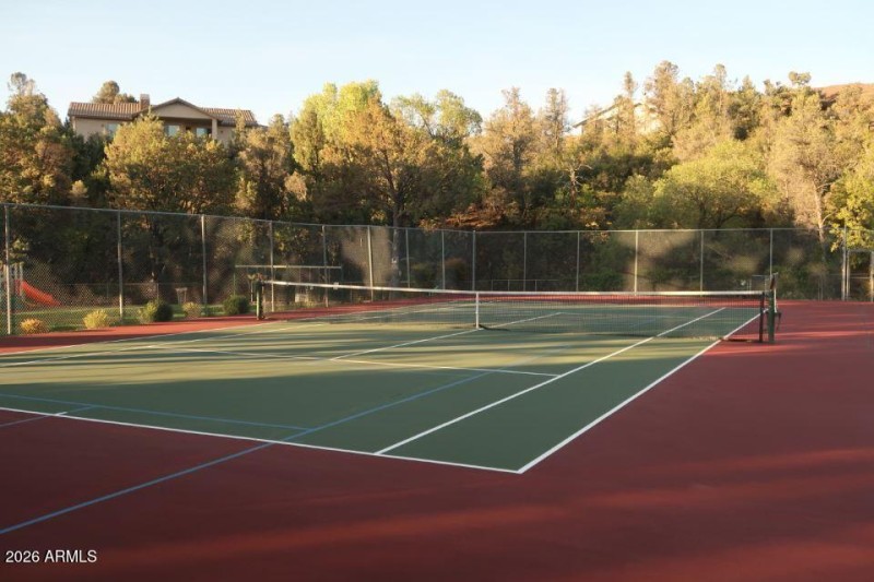 Tennis/Pickelball Courts