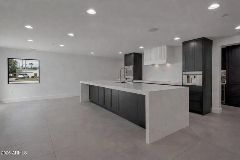 9027N82ndSt_vac (7)