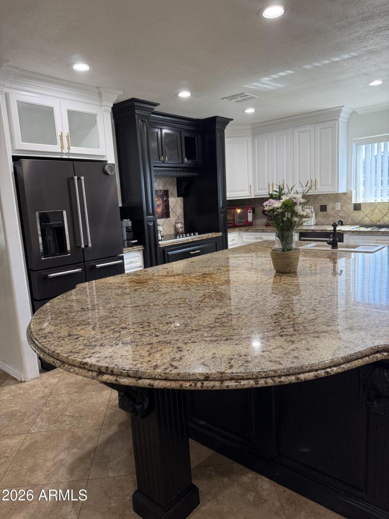 5BB7B059-5E83-4CF9-9481-6739DB955766