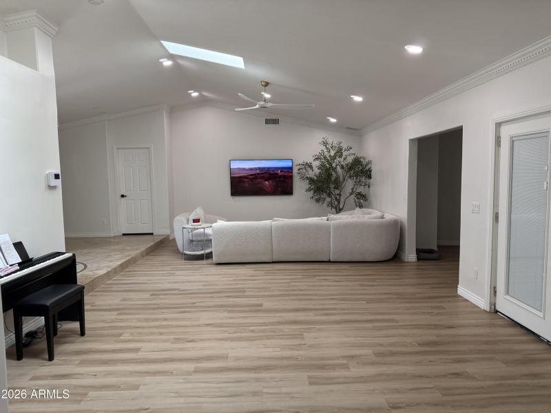 33CA4AA2-D1FE-493A-B4BE-E0F7D502ED2A