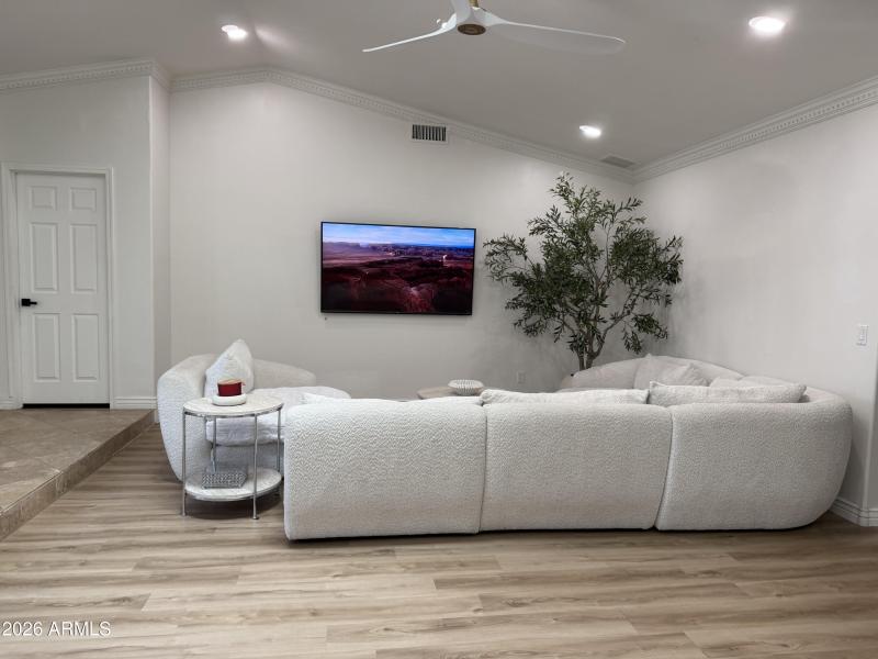 127D1526-0048-48AE-AD29-B484E90BCA63