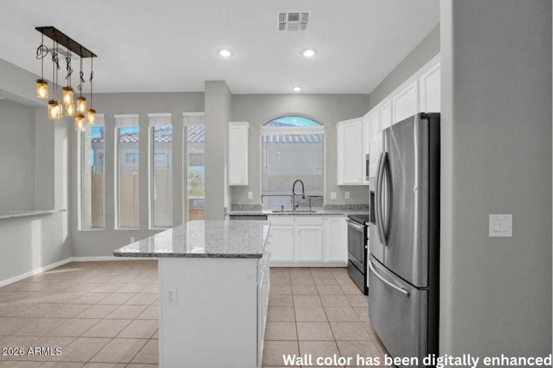 3810 Latham - 09Kitchen1