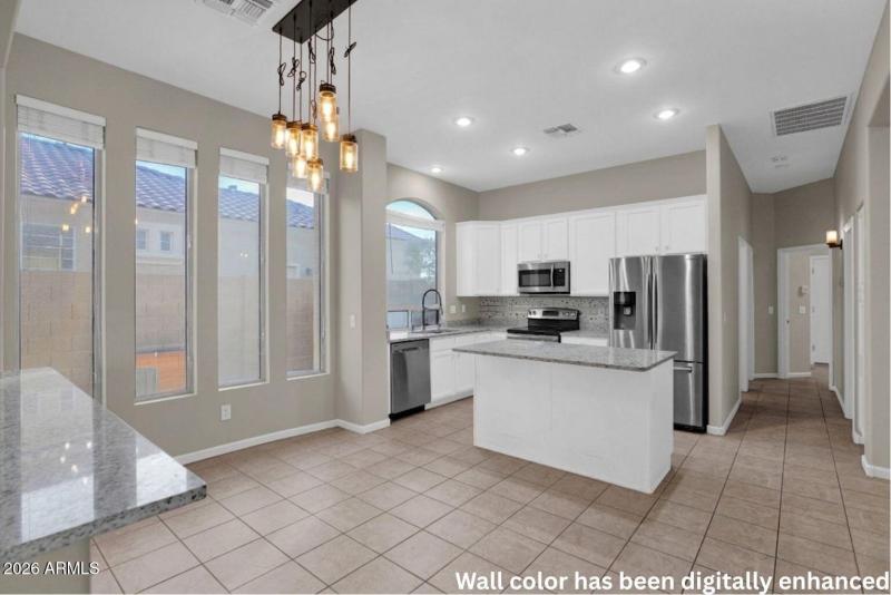 3810 Latham - 10Kitchen1