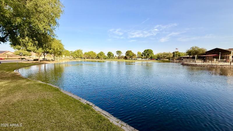 Relax watching the lake