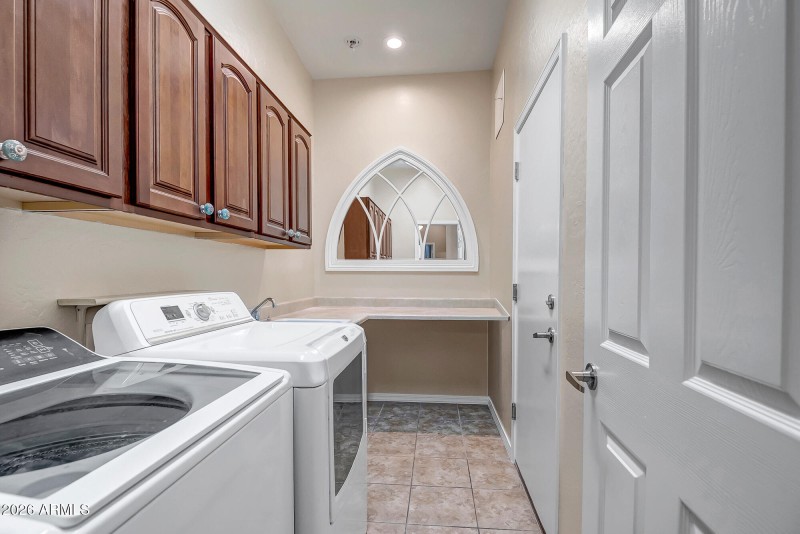 EXTENDED LAUNDRY ROOM