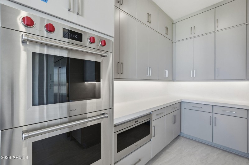 Kitchen W Wolf Appliances