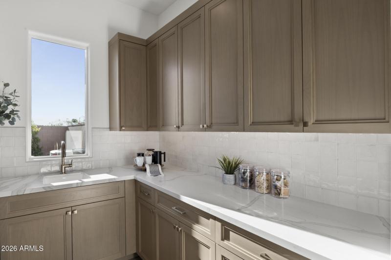 Service Kitchen