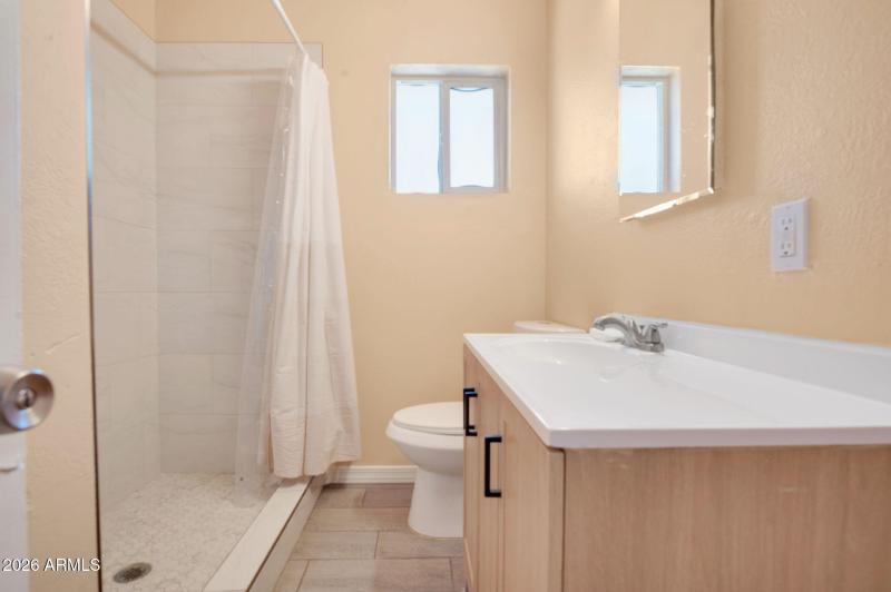 11-web-or-mls-W Garden Cir-11