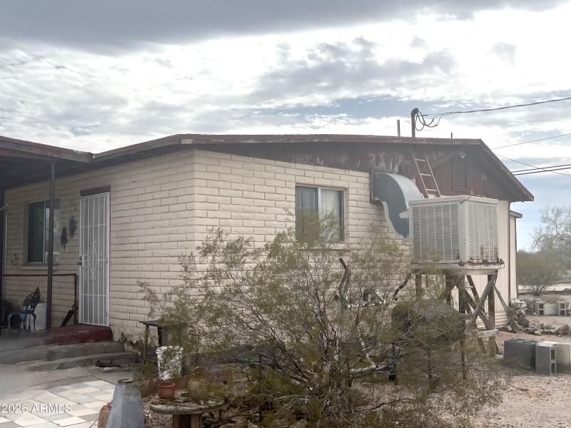 3610 Elliott North Side
