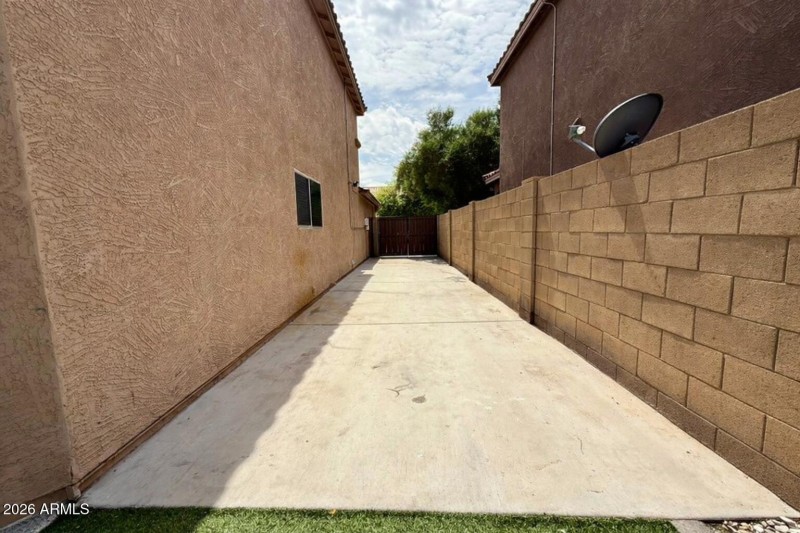 Double Gate with cement slab