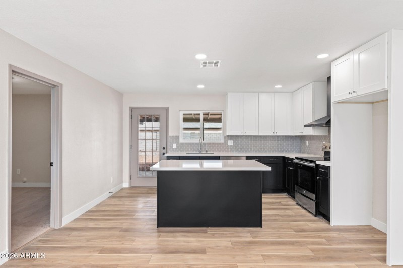 3556 E Helena Dr - 08