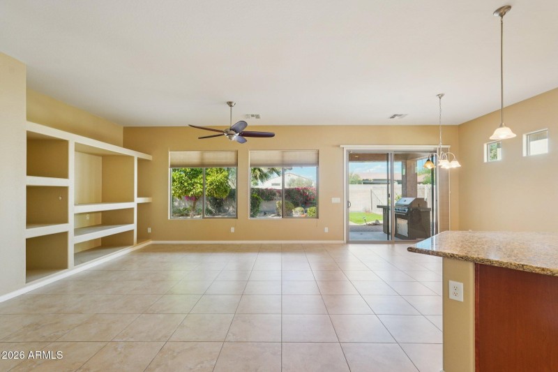 10-web-or-mls-W Cottonwood Ln-S0204-010