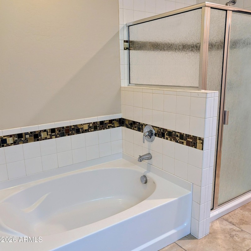 Main bathroom2