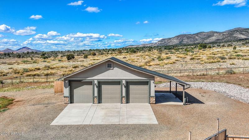 Detached Garage