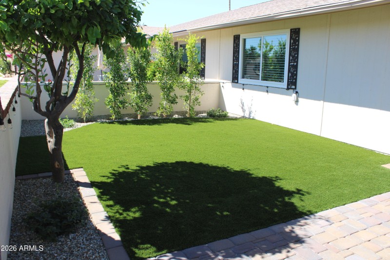 08 - Gated Courtyard